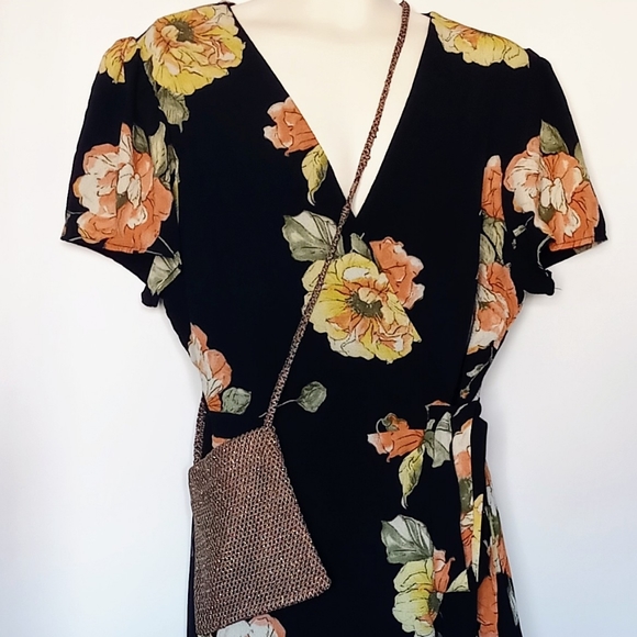 Bronze Y2K Small Crochet Sparkle Crossbody Purse - Picture 9 of 9